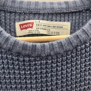 Levi’s sweater L